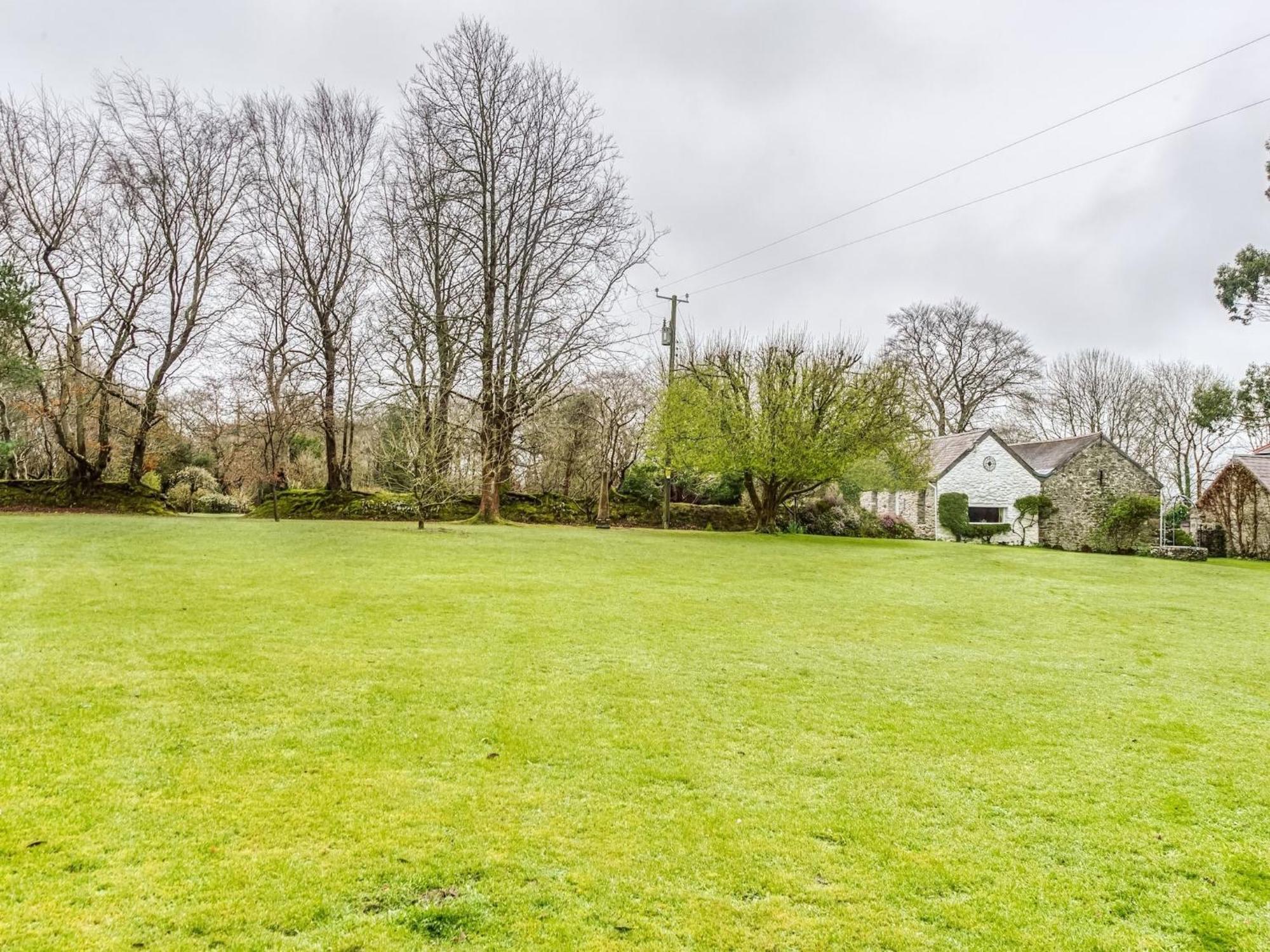 Secluded Holiday Home In Ceredigion With Garden Pennant  Buitenkant foto