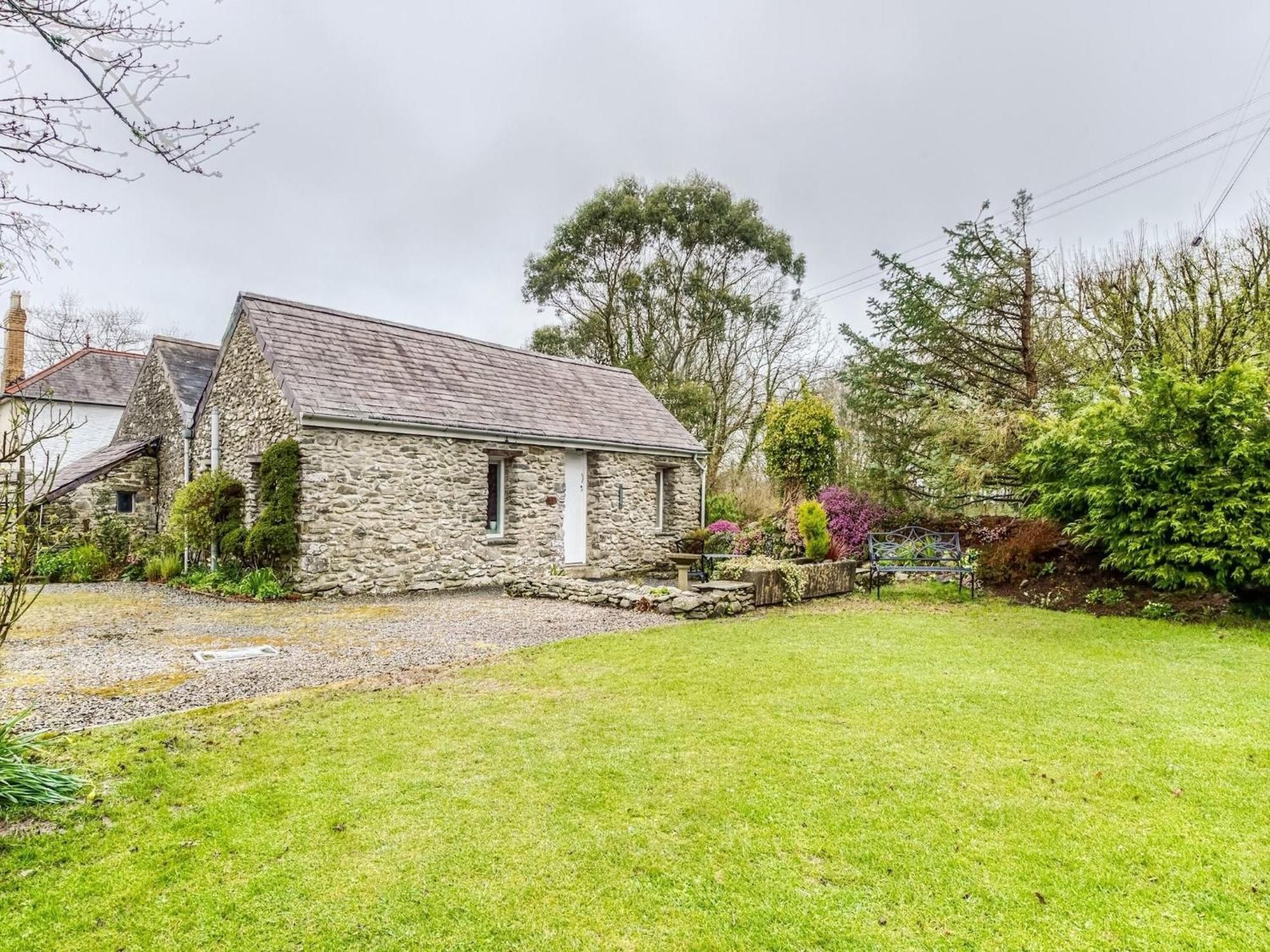 Secluded Holiday Home In Ceredigion With Garden Pennant  Buitenkant foto