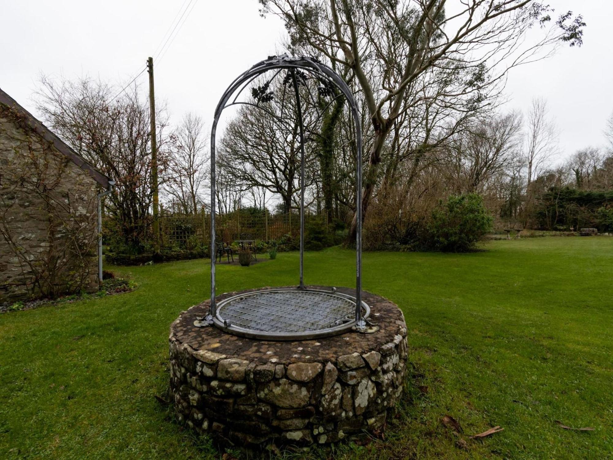 Secluded Holiday Home In Ceredigion With Garden Pennant  Buitenkant foto