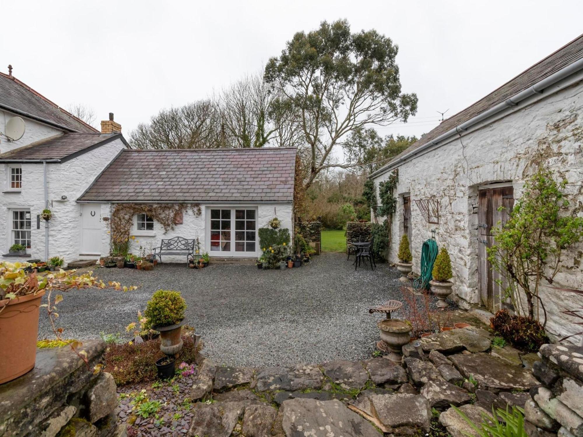 Secluded Holiday Home In Ceredigion With Garden Pennant  Buitenkant foto