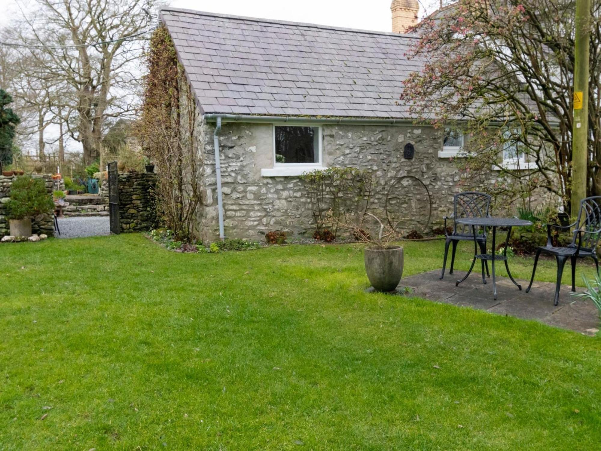 Secluded Holiday Home In Ceredigion With Garden Pennant  Buitenkant foto